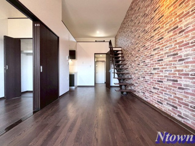 【居間・リビング】 | Patina中村公園Ⅱ | こちらの居間で趣味の時間をお楽しみください