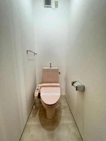 西落合三丁目戸建のトイレ|西落合三丁目戸建