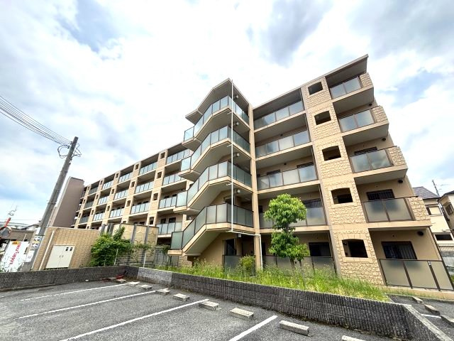 ライゼックス富田林の外観