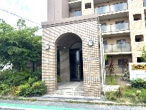ライゼックス富田林のエントランス