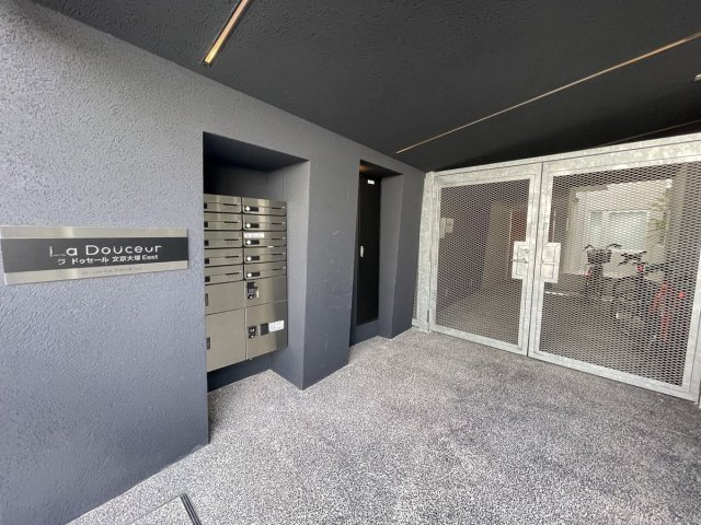 【エントランス】