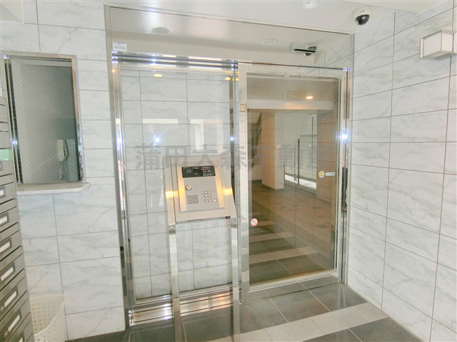 クレイシア西蒲田のエントランス|防犯カメラTVモニター付オートロック宅配BOXメールBOX管理人室