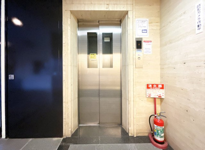 【その他共用部分】 | グラン・ドムール伏見桃山 | 《エレベーター》5階部分ですのでこちらのエレベーターを利用して頂きます。