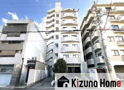 【外観】 | グラン・ドムール伏見桃山 | 徒歩4分に《大手筋商店街》金融機関・区役所・病院などもすぐ近くに点在しています。いい暮らしがここにあります。