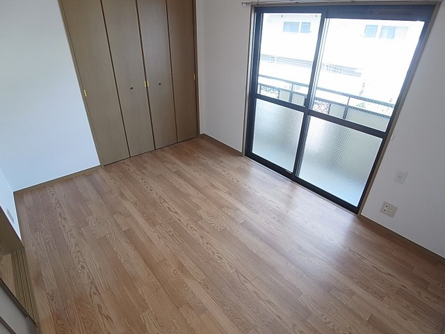 ハイツ平成の洋室|各部屋6帖サイズ有り、ゆったりしてます