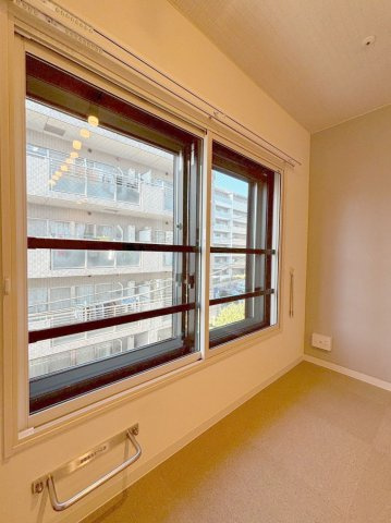 「防音マンション」CASA　RASICLAS　Itabashi-Oyamaのその他共用部分|防音室の窓も3重サッシ仕様になります！