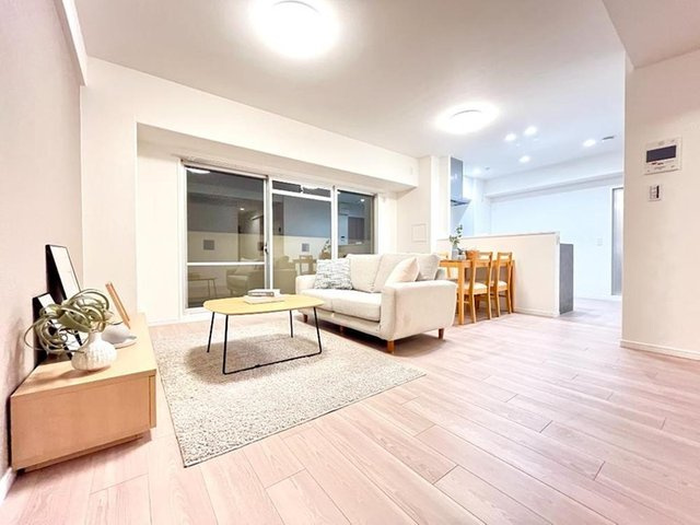 パレ千里壱号棟の居間・リビング|使いやすいリビングです