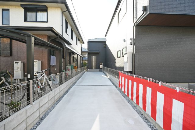 リーブルガーデン西野6丁目新築一戸建て│3LDK＋駐車1台可の外観|2号棟現地外観写真です。
現在順調に建築中です。