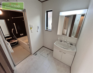 【脱衣所】 | 保育園8分　小学校11分　コンビニ3分　習志野台　2区画　A号棟　 | 同タイプ