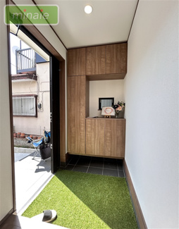 【玄関】 | 保育園8分　小学校11分　コンビニ3分　習志野台　2区画　A号棟　 | 同タイプ