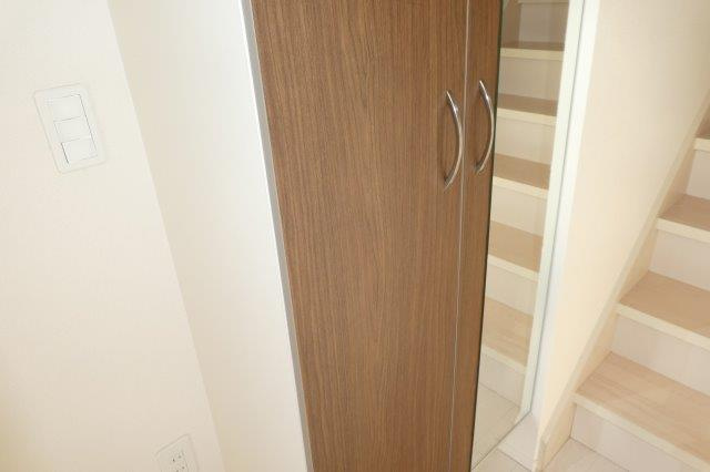 ラーナニシノウチの内装|シューズボックス