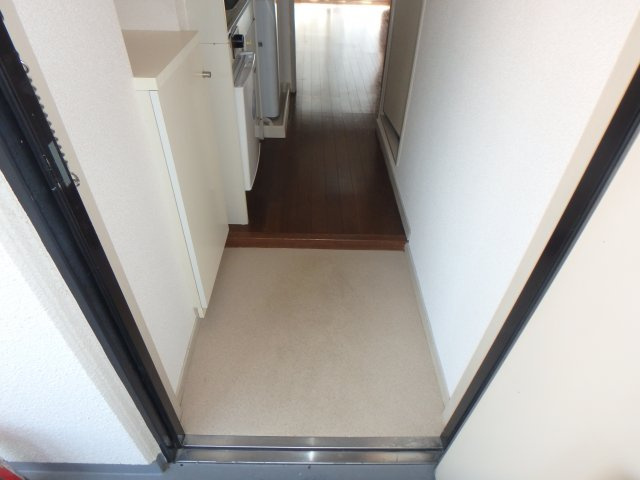 コーポ山方の玄関