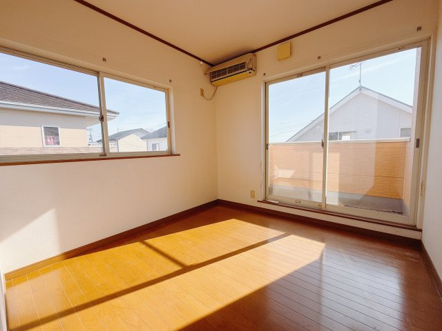 【中古戸建】前橋市粕川町1期の洋室|■2階洋室｜子供部屋のメリットは「自立心を養うことができる」「自分で整理整頓できるようになる」そして、お子様が成長した際には「プライバシーを確保できる」といい事だらけ