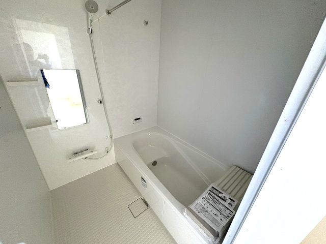 【浴室】 | 福岡市東区美和台4丁目5期　2号棟（全2棟）【仲介手数料無料・0円】 | 現地写真。浴室です。