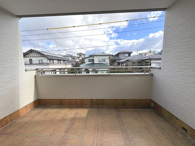 【バルコニー】 | 福岡市東区美和台4丁目5期　2号棟（全2棟）【仲介手数料無料・0円】 | 現地写真。インナーバルコニーです。