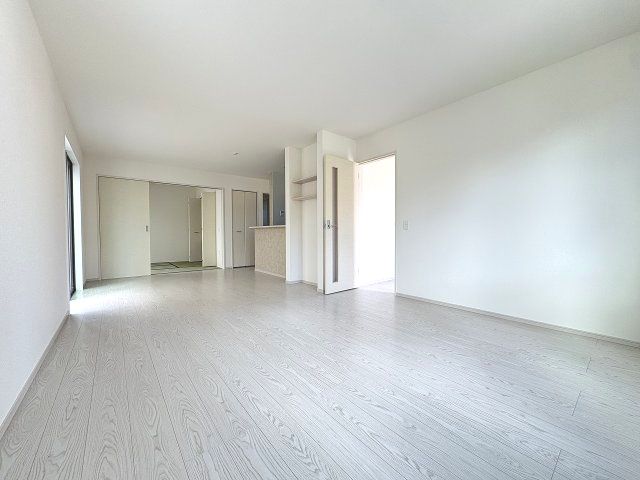 【居間・リビング】 | 福岡市東区美和台4丁目5期　2号棟（全2棟）【仲介手数料無料・0円】 | 現地写真。