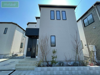 【外観】 | 保育園8分　小学校11分　コンビニ3分　習志野台　2区画　B号棟　 | 洗練されたデザインが映える外観です。同タイプ