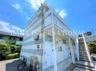 レオパレスラ・ポールの画像