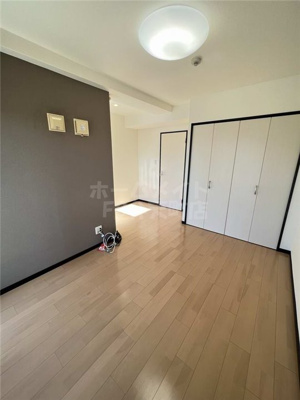 【居間・リビング】 | S-FORT西九条 | こちらの居間で趣味の時間をお楽しみください