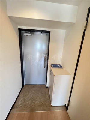 【玄関】 | S-FORT西九条 | 明るい玄関です