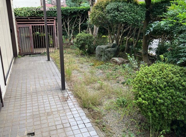 北入曽戸建の庭