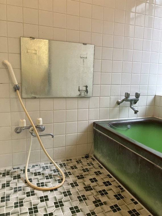 北入曽戸建の浴室