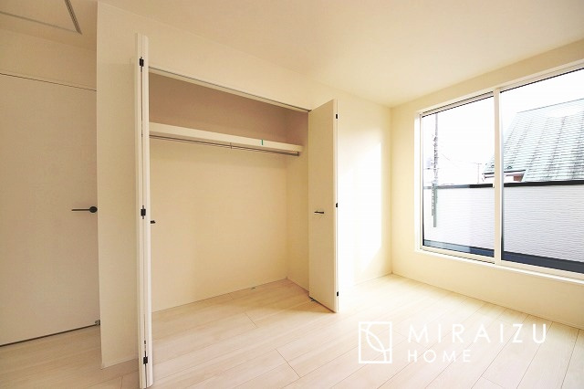 【収納】 | 日当たりの良いお家は嬉しいですよね。それぞれ価値観が分かれる箇所です、実際に内覧して日当たりの心地よさをご体感下さいね♪