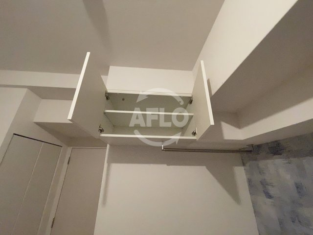 セレニテ難波プリエの内装|セレニテ難波プリエ　上部収納棚