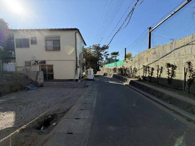 海まで徒歩９分！3路線徒歩圏内の閑静な住宅街の新築戸建の前面道路含む現地写真