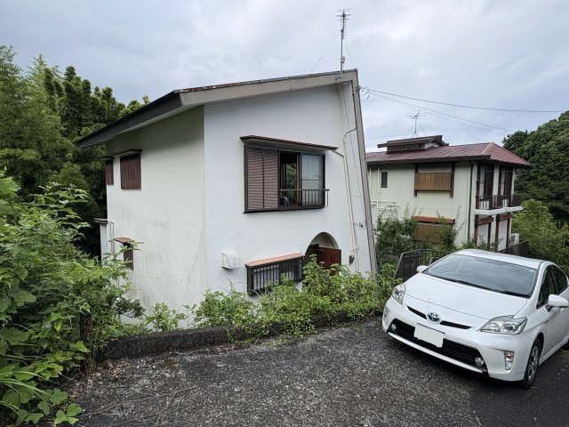 果樹園別荘地の前面道路含む現地写真