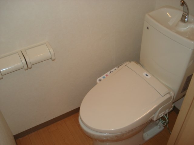 シャロンのトイレ|シャワー付トイレ