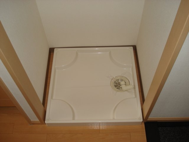 シャロンのその他|洗濯機置場