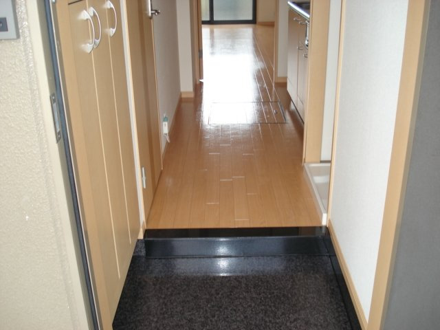 シャロンの内装|廊下