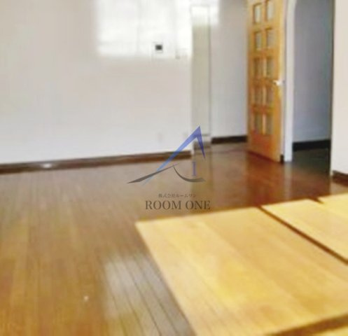 三高・サンスクエアの居間・リビング|洋室のお部屋です。