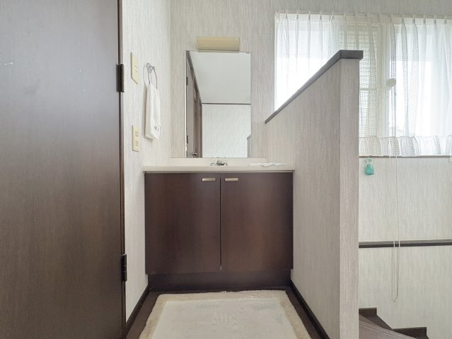 日立市川尻町　中古戸建の独立洗面台