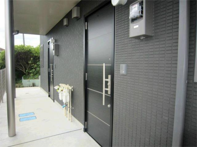 川崎市多摩区西生田３丁目のアパートのロビー