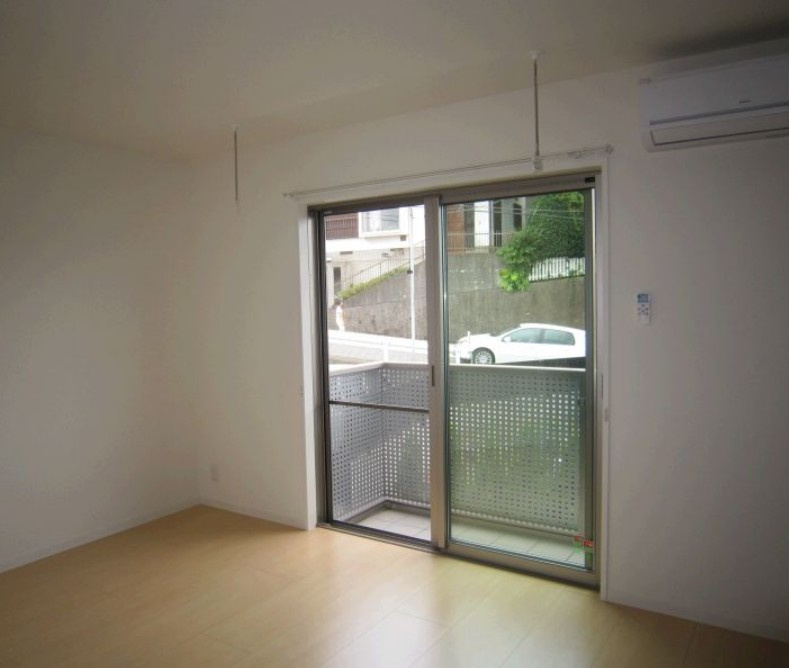 川崎市多摩区西生田３丁目のアパートの居間・リビング