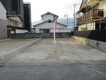 広島市佐伯区五日市町大字美鈴園　土地(2区画)の前面道路含む現地写真