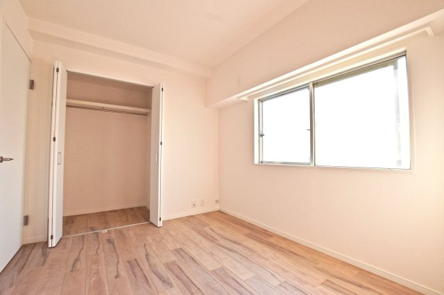 マンション西宮原の洋室
