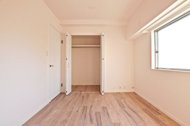 マンション西宮原の洋室