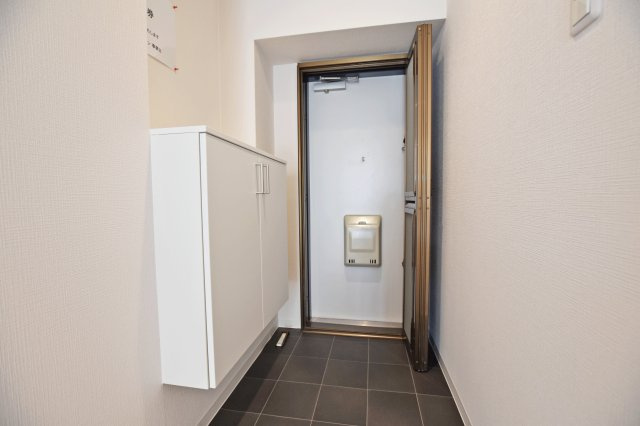 マンション西宮原の玄関