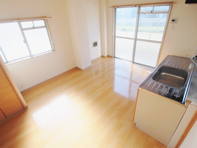 稲垣ビルの居間・リビング