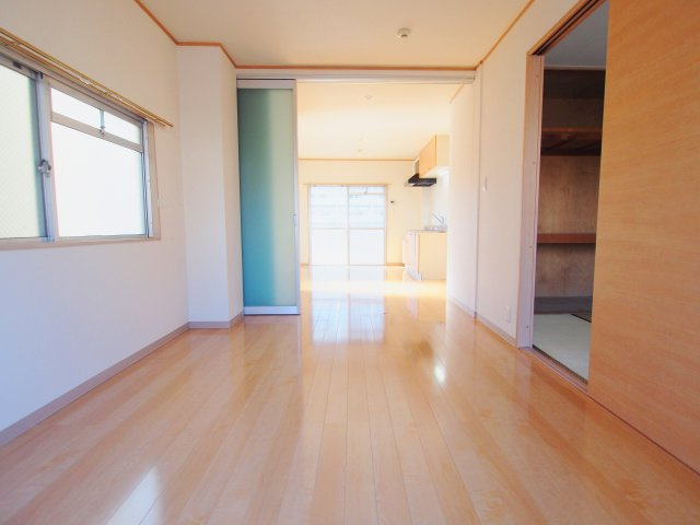 稲垣ビルの洋室