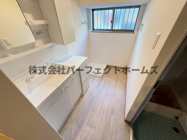 西禁野2丁目戸建　賃貸の洗面所|ゆったりとスペースのある洗面所