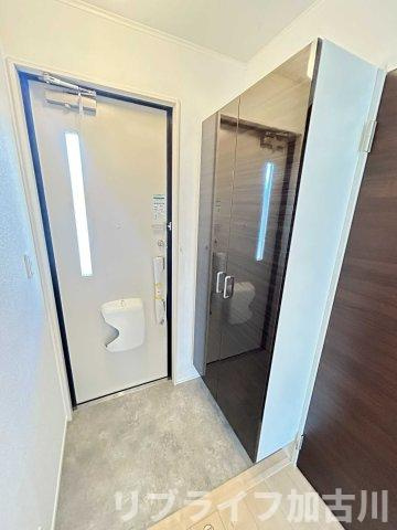 ロイヤルハイツ上本町の玄関