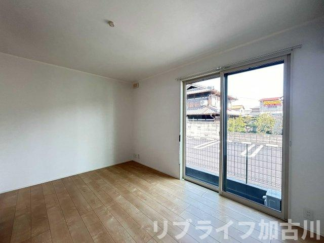 ロイヤルハイツ上本町の居間・リビング
