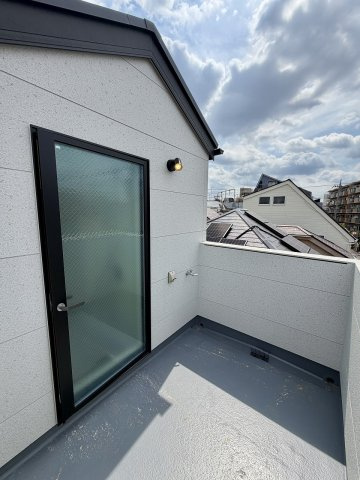 練馬区貫井3丁目　利便性×快適性　新築戸建のバルコニー