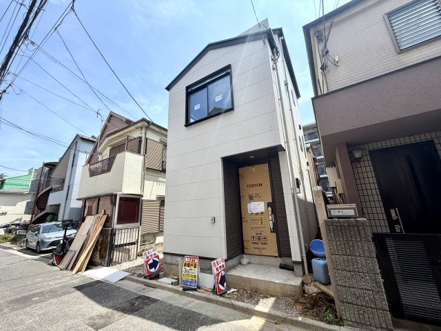 練馬区貫井3丁目　利便性×快適性　新築戸建の前面道路含む現地写真