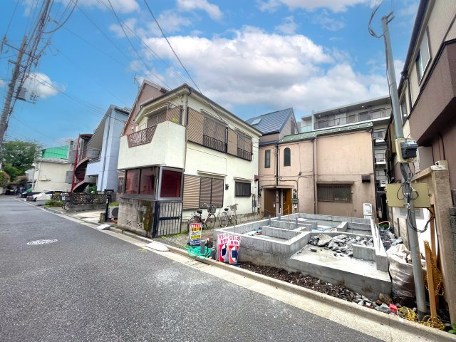 練馬区貫井3丁目　利便性×快適性　新築戸建の前面道路含む現地写真