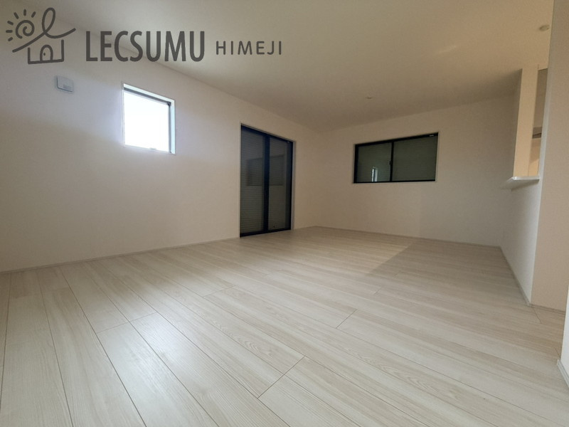 姫路市白浜町宇佐崎北１丁目/新築戸建の居間・リビング
